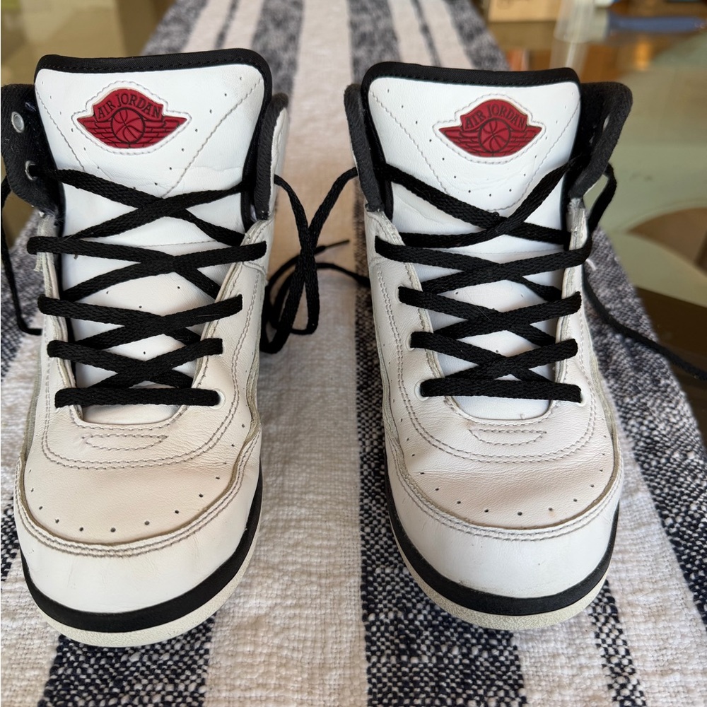 Air Jordan 2 Retro Youth 3Y White Black Red Great Condition